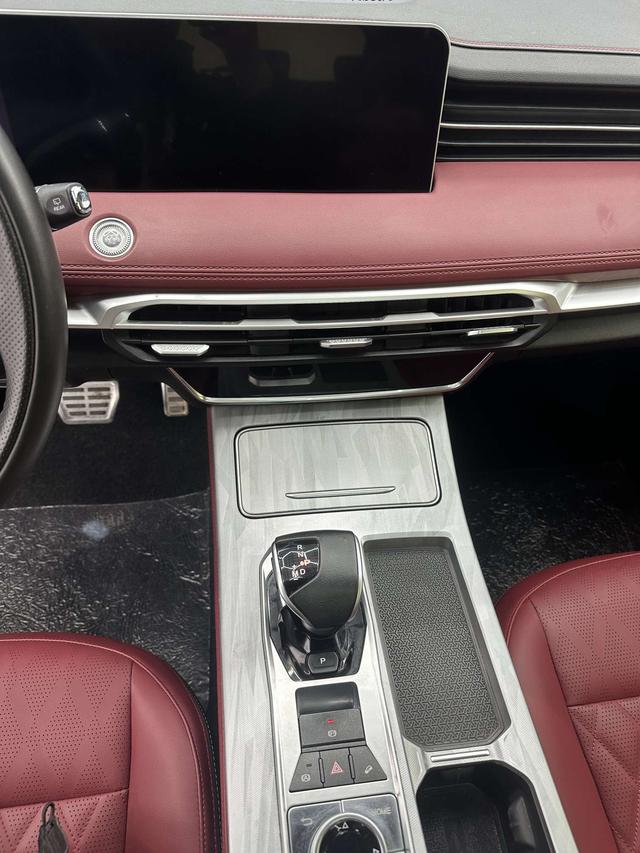 Jetour X70 PLUS 2022 car image #16