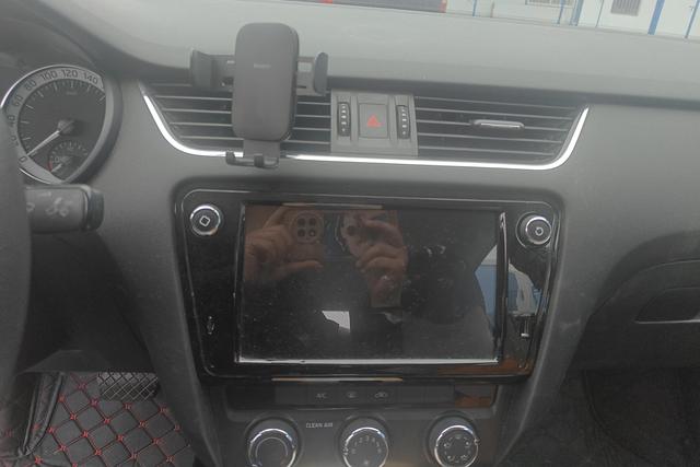 Skoda Octavia 2018 car image #16