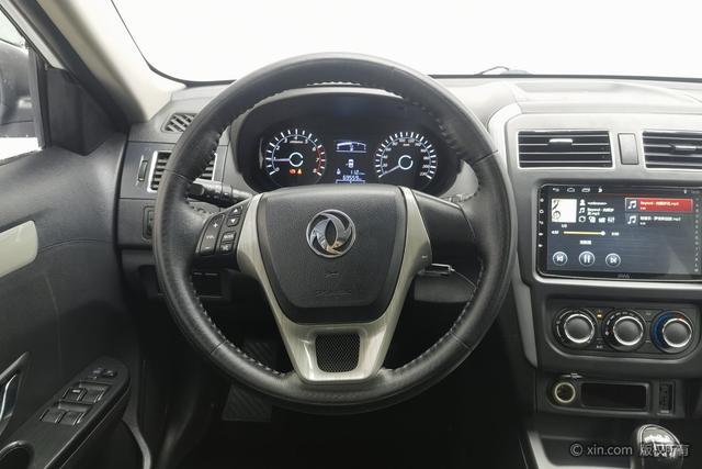 Forthing JOYEAR S50 2015 car image #16