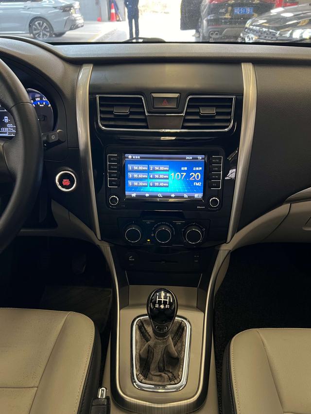 Forthing S500 2015 #16 Forthing S500 2015 immagine di auto #16