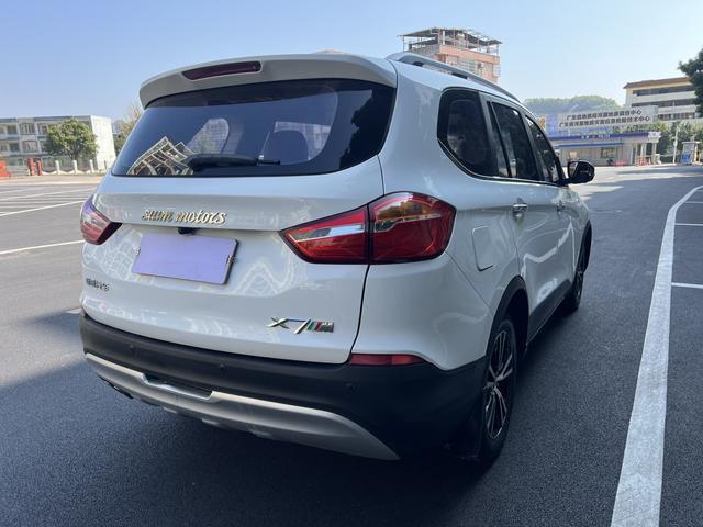 SWM X7 2016 imagem de carro #16