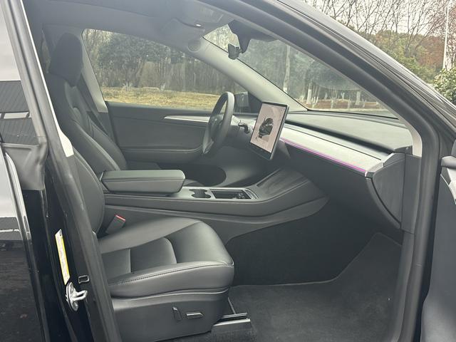 Tesla Model Y 2023 #16 Tesla Model Y 2023 car image #16