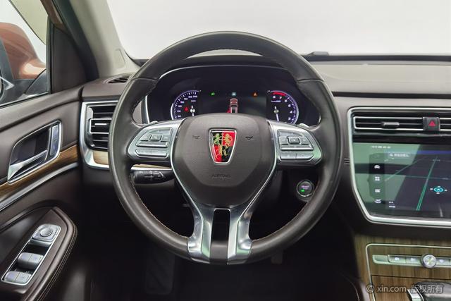 Roewe RX8 2019 car image #16