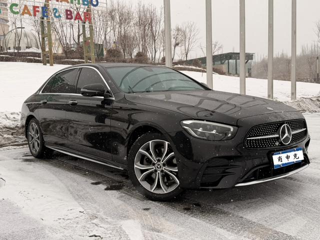 Mercedes-Benz 2022 car image #16