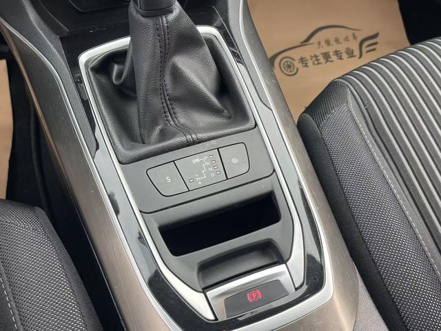 Peugeot 408 2016 car image #16