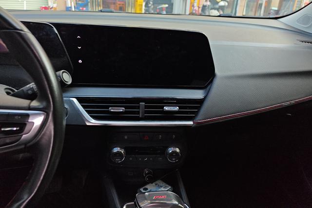 Chevrolet Tracker 2022 #16 Chevrolet Tracker 2022 immagine di auto #16