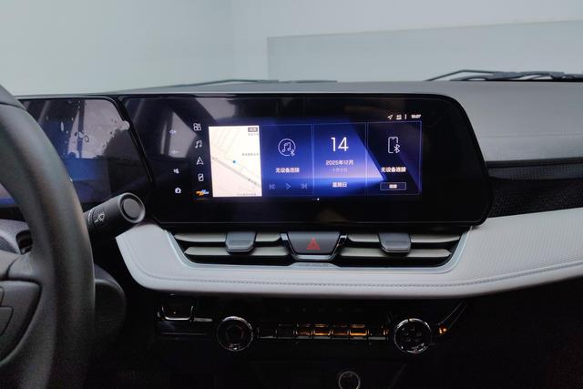 Chevrolet Monza 2022 car image #16