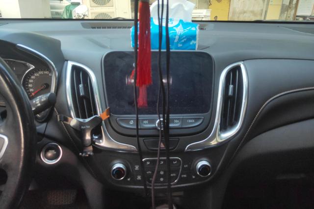 Chevrolet Equinox 2018 car image #16