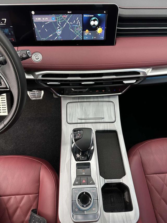 Jetour X70 PLUS 2023 car image #16