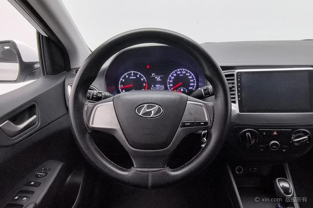 Hyundai 2016 car image #16