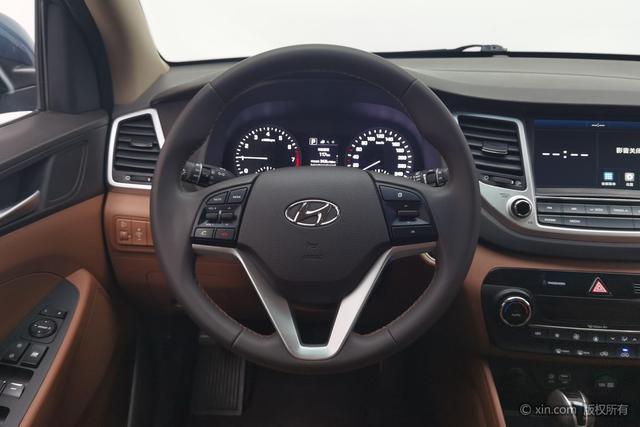 Hyundai Tucson 2015 car image #16