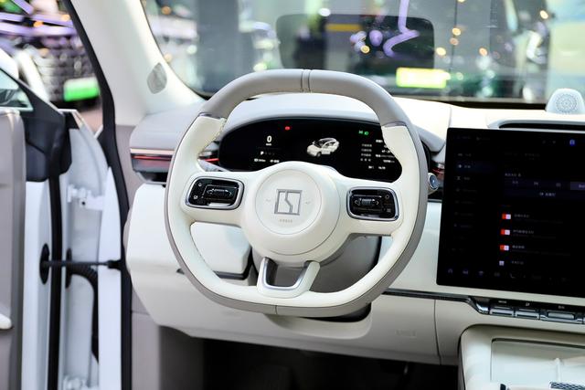 极氪 极氪7X 2024 汽车图片 #16