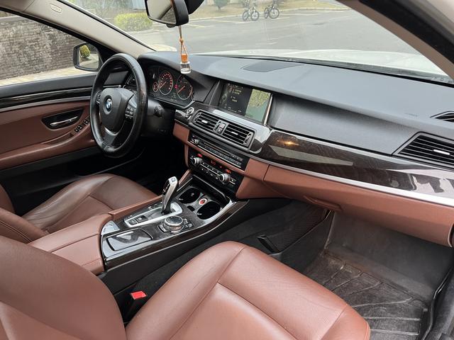 BMW 5 Series 2014 car image #16
