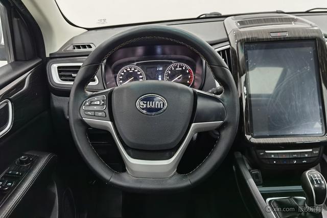 SWM斯威汽车 SWM斯威X7 2019 汽车图片 #16