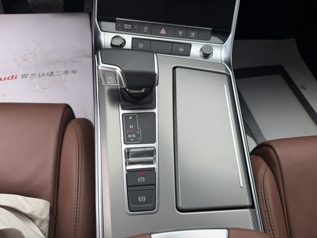 Audi A6L 2022 car image #16