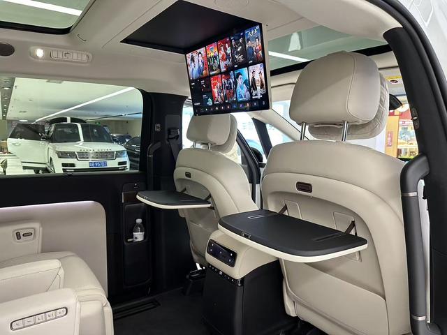 理想汽车 理想MEGA 2025 汽车图片 #16