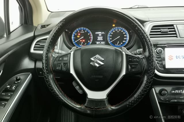 Suzuki S-Cross 2014 صورة سيارة #16