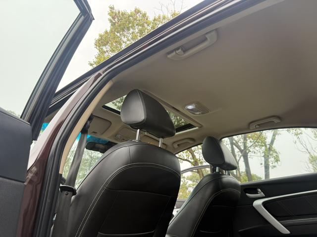 GEELY Emgrand 2016 car image #16