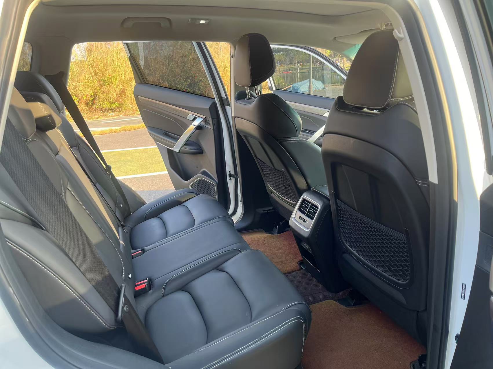 GEELY 2019 car image #16
