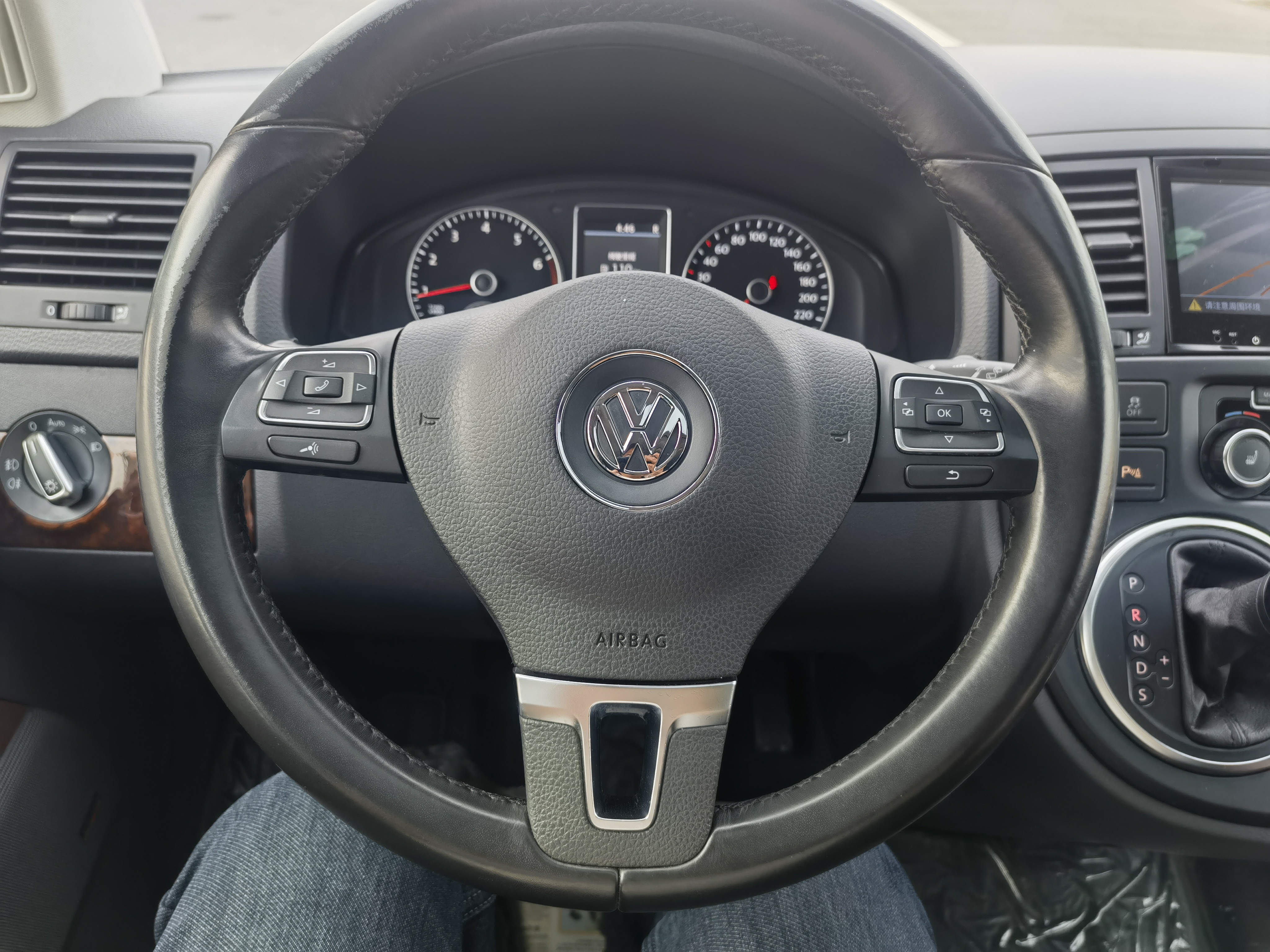 Volkswagen Multivan 2015 car image #16