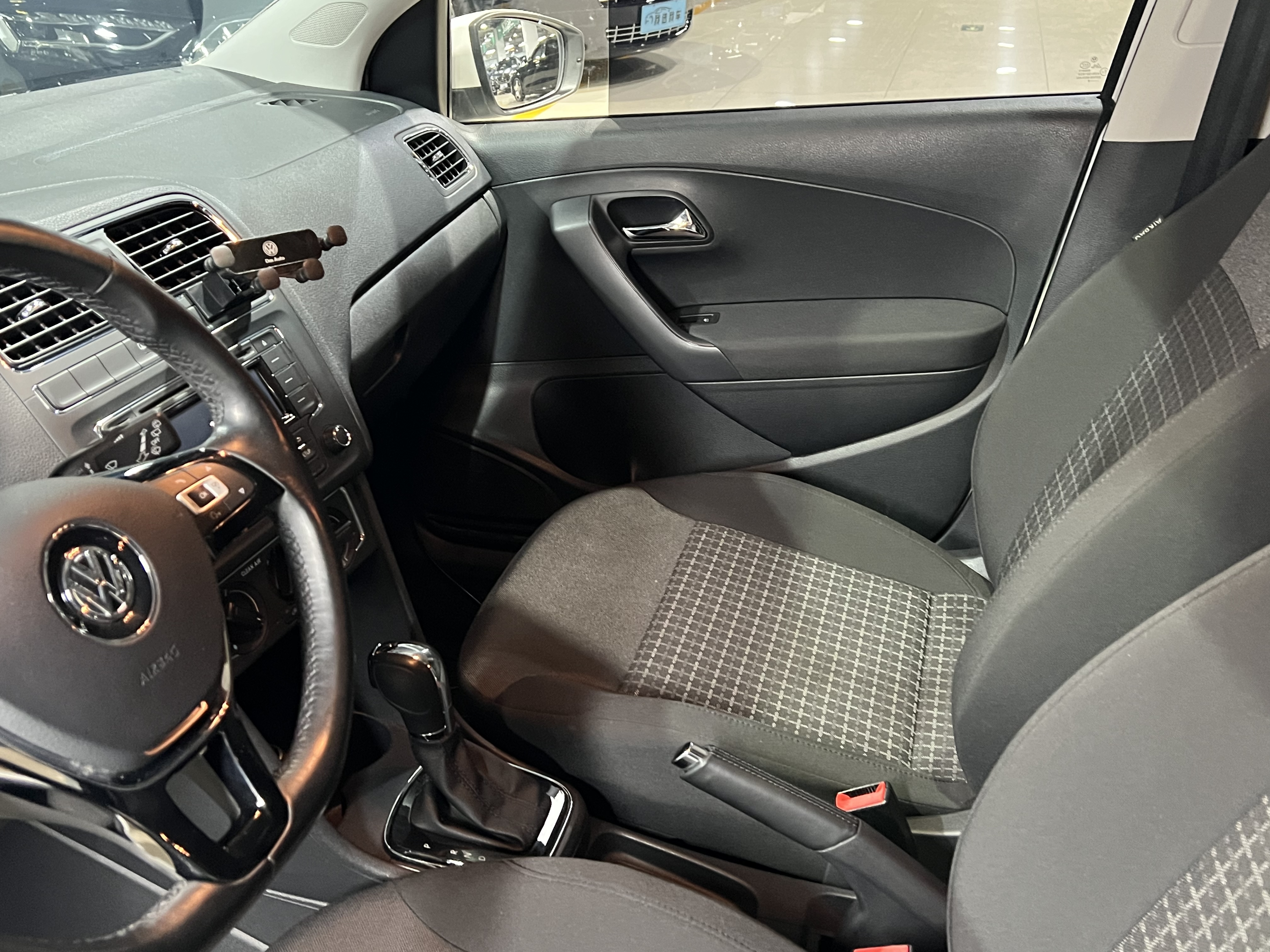 Volkswagen Polo 2016 immagine di auto #16