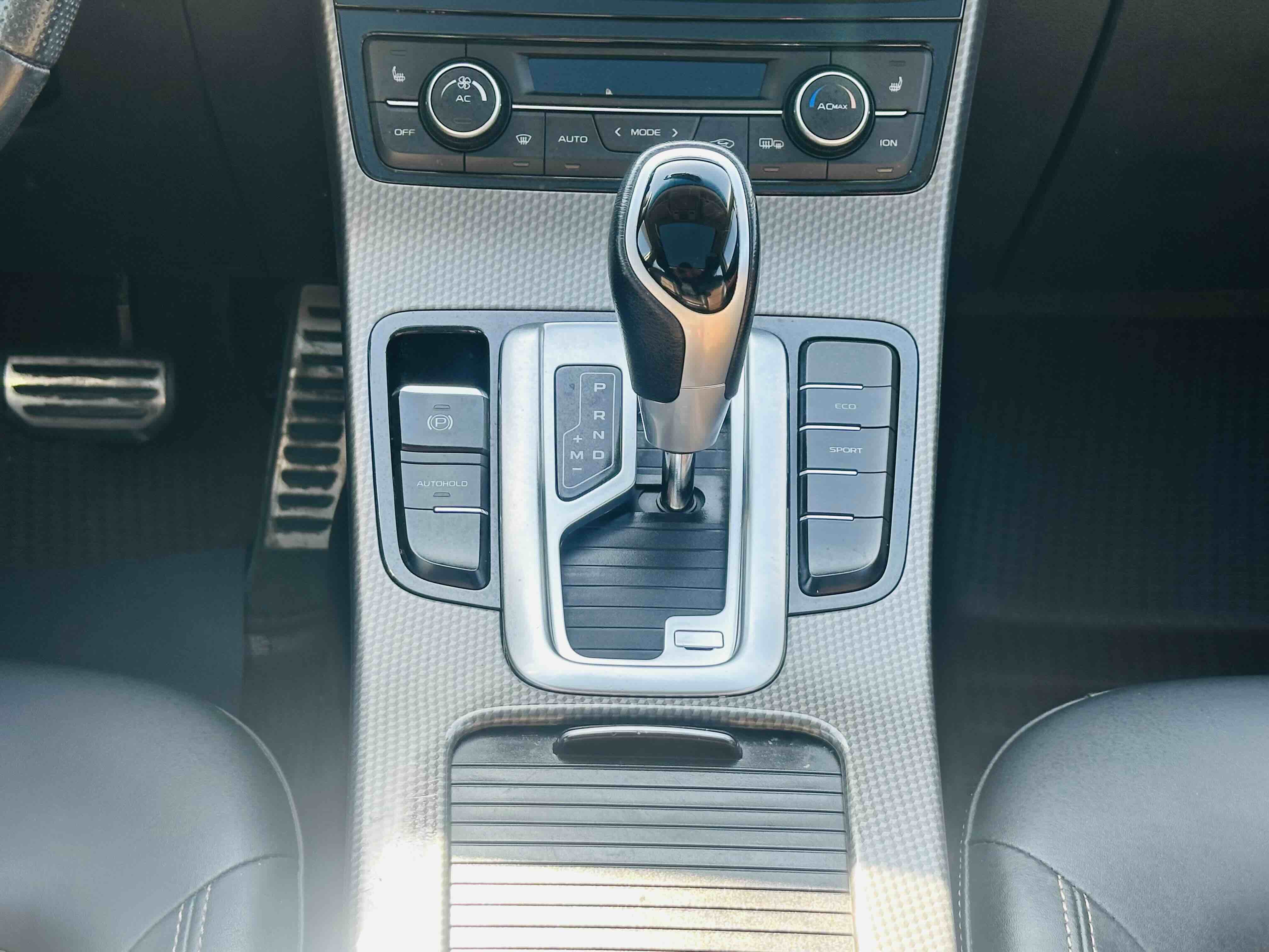 Emgrand GS 2017 #16 Emgrand GS 2017 car image #16