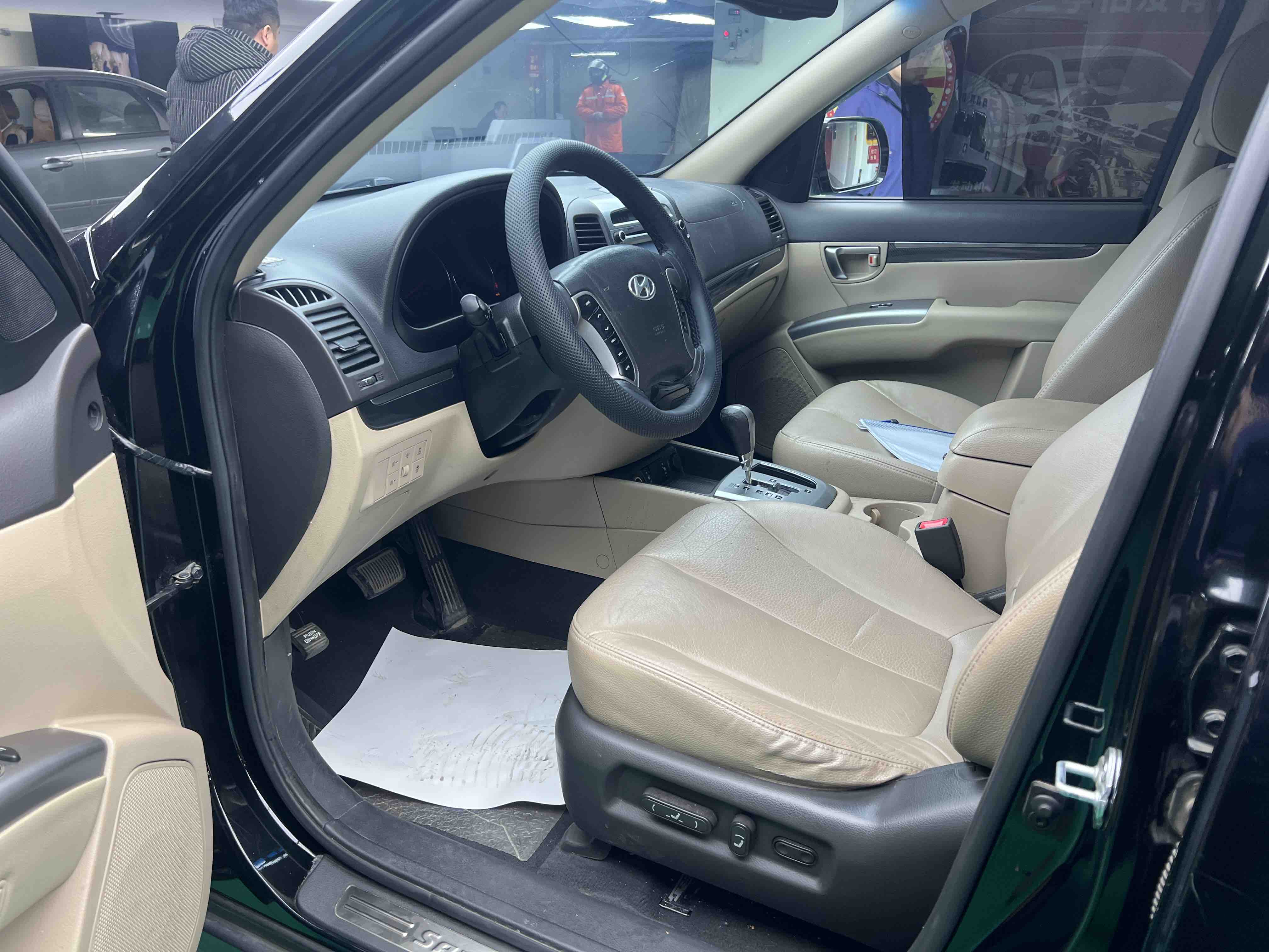 Hyundai Santa Fe Classic 2012 car image #16