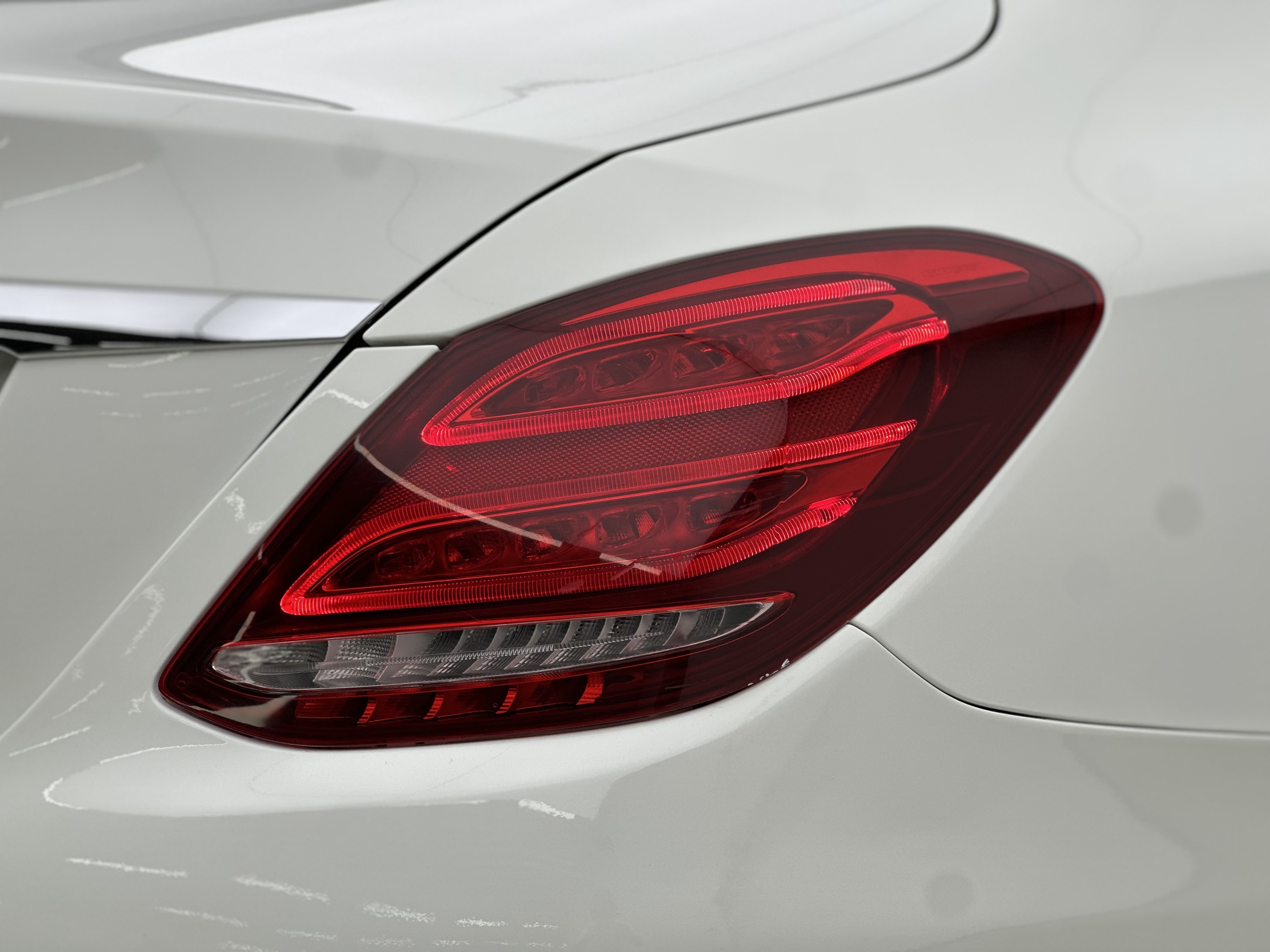 Mercedes-Benz C Class 2016 car image #16