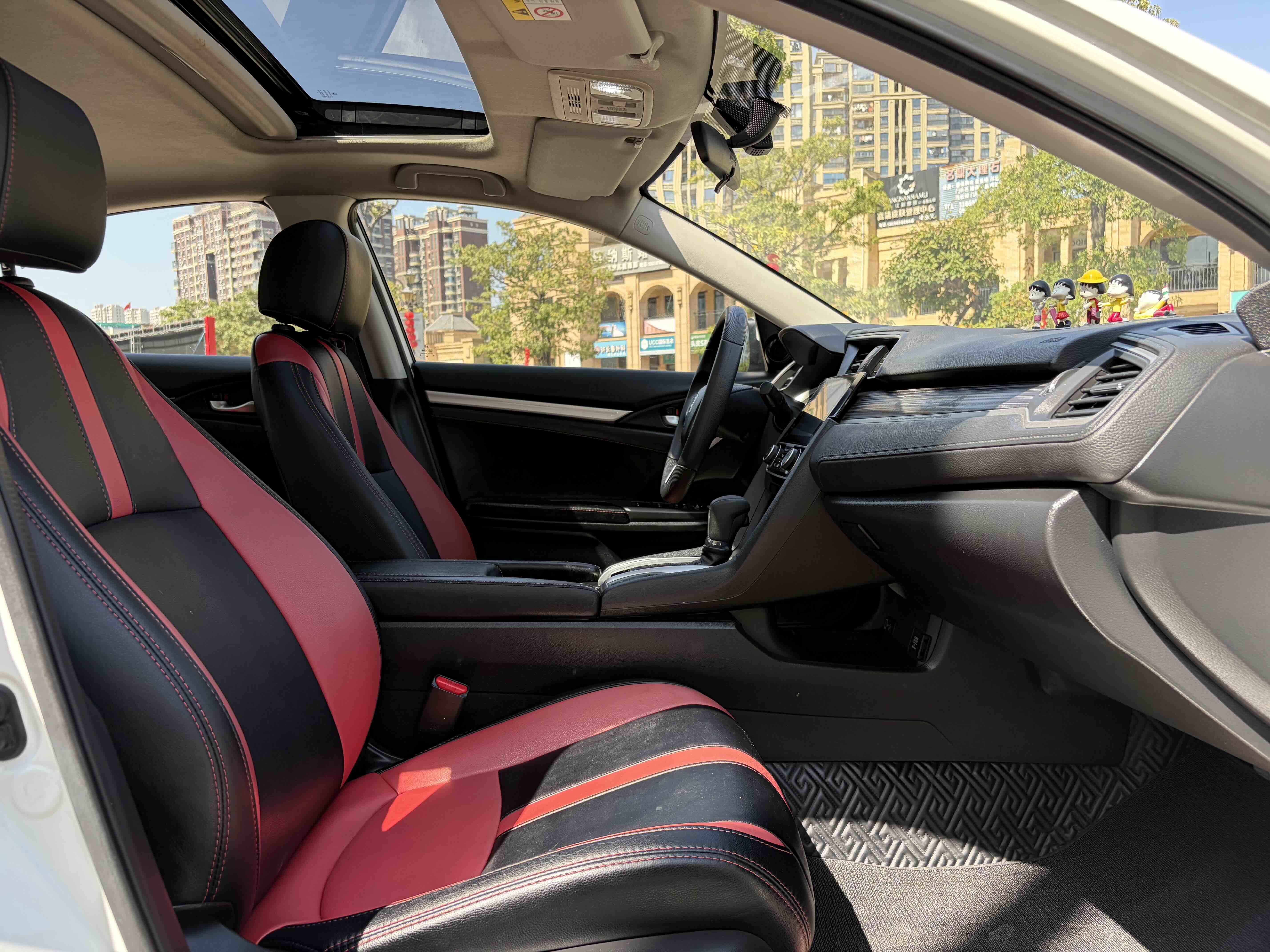 Honda Civic 2019 car image #16