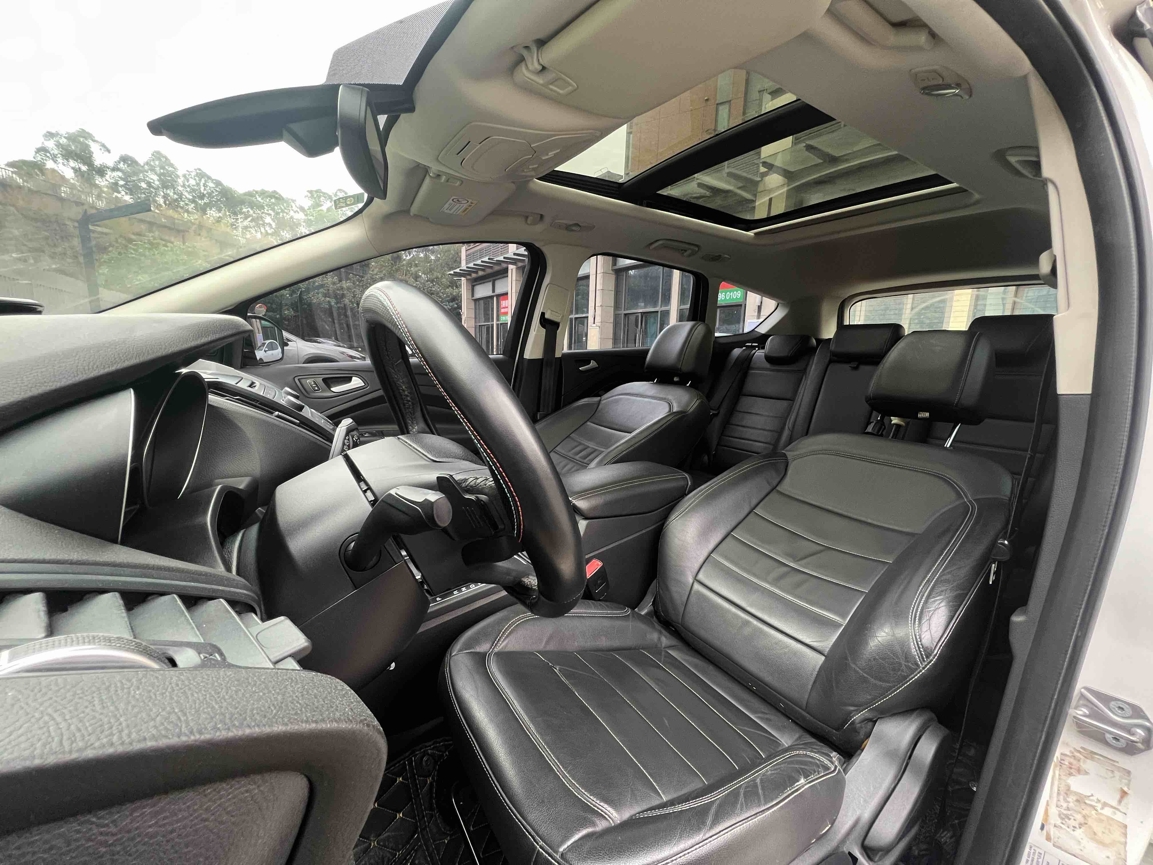 Ford Kuga 2017 car image #16