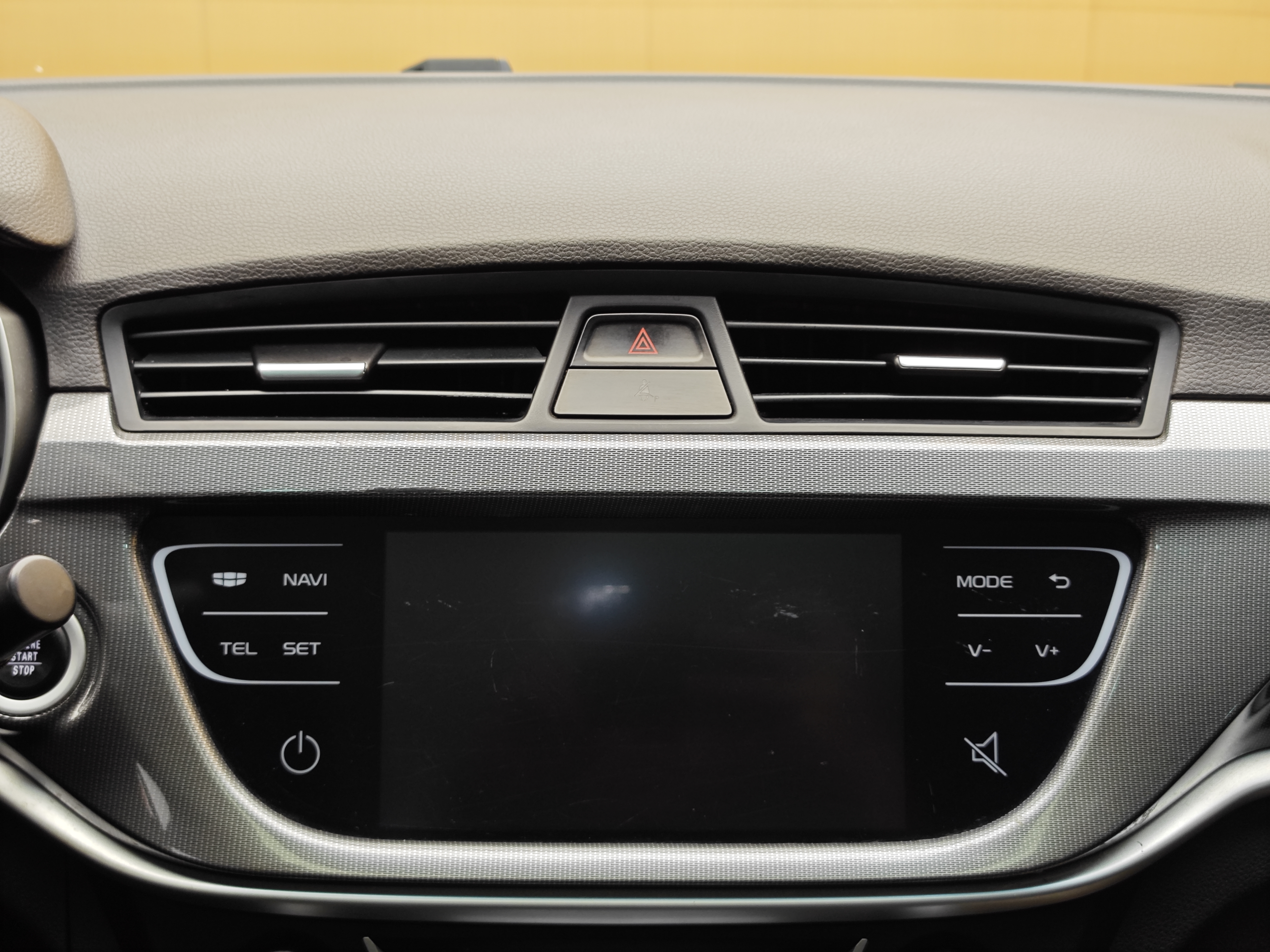 GEELY Emgrand 2018 car image #16