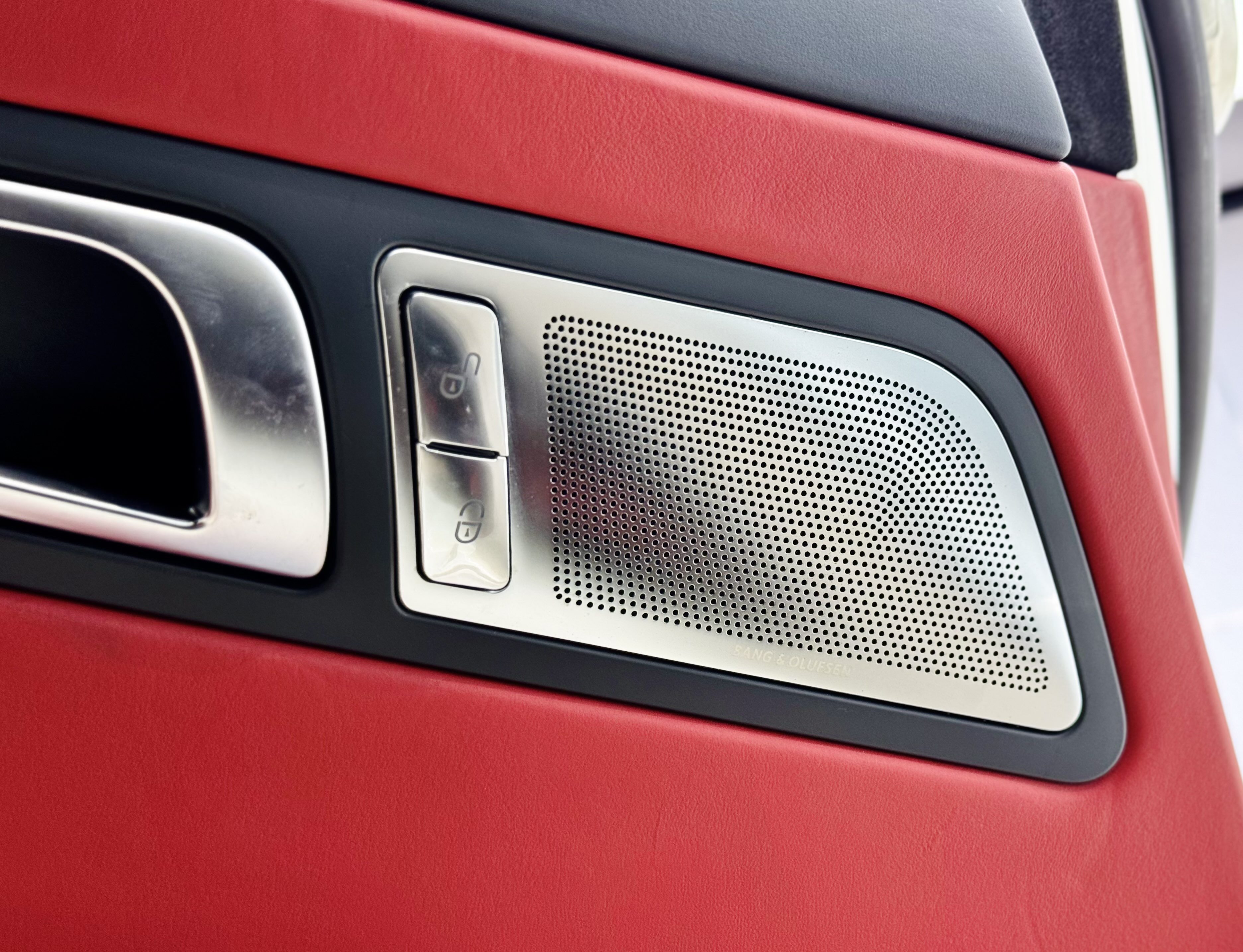 Mercedes-Benz SLS AMG 2012 car image #16