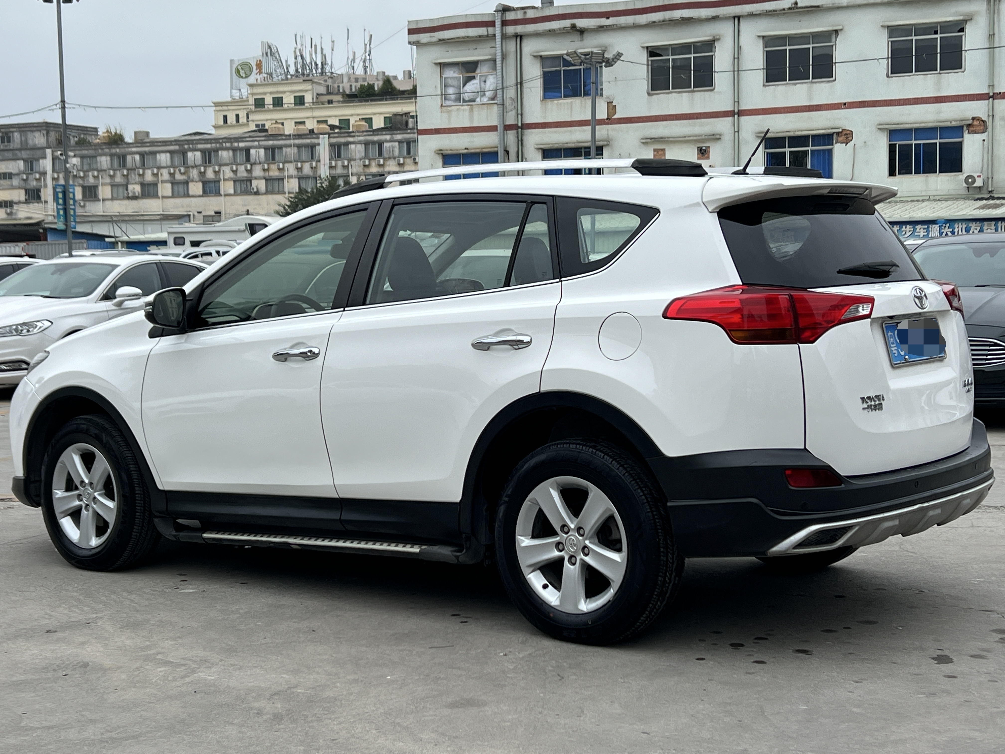 Toyota RAV4 2015 #16 Toyota RAV4 2015 car image #16