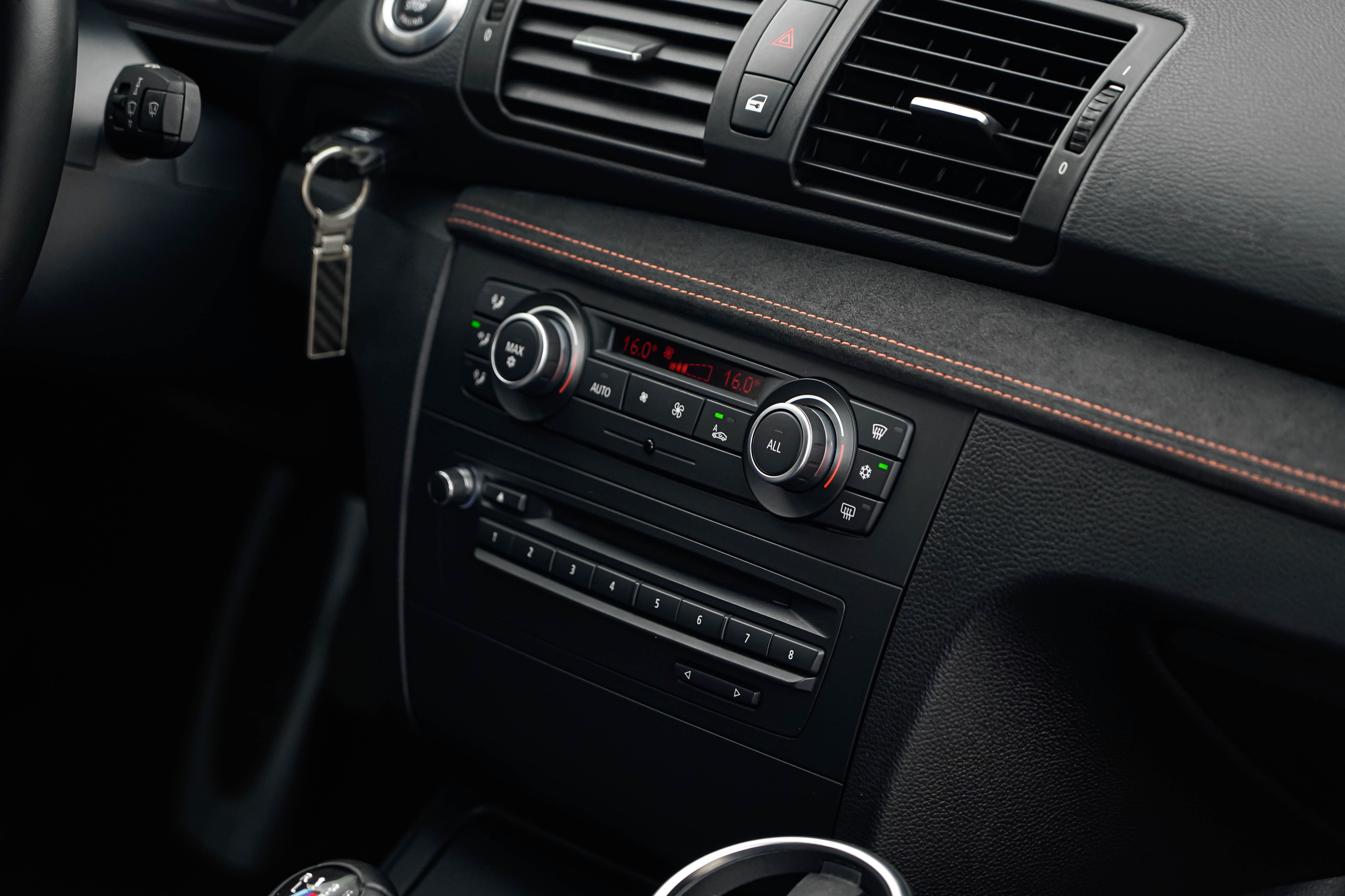 BMW 1 Series M 2012 #16 BMW 1 Series M 2012 car image #16