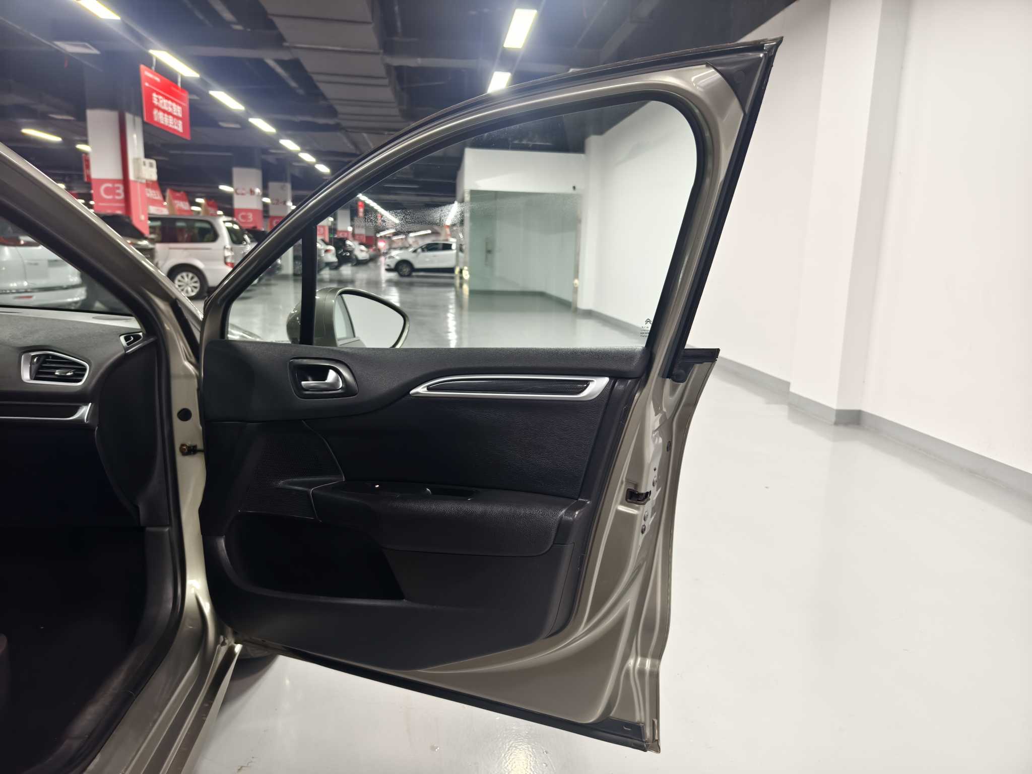 Citroen C4L 2014 imagen de coche #16