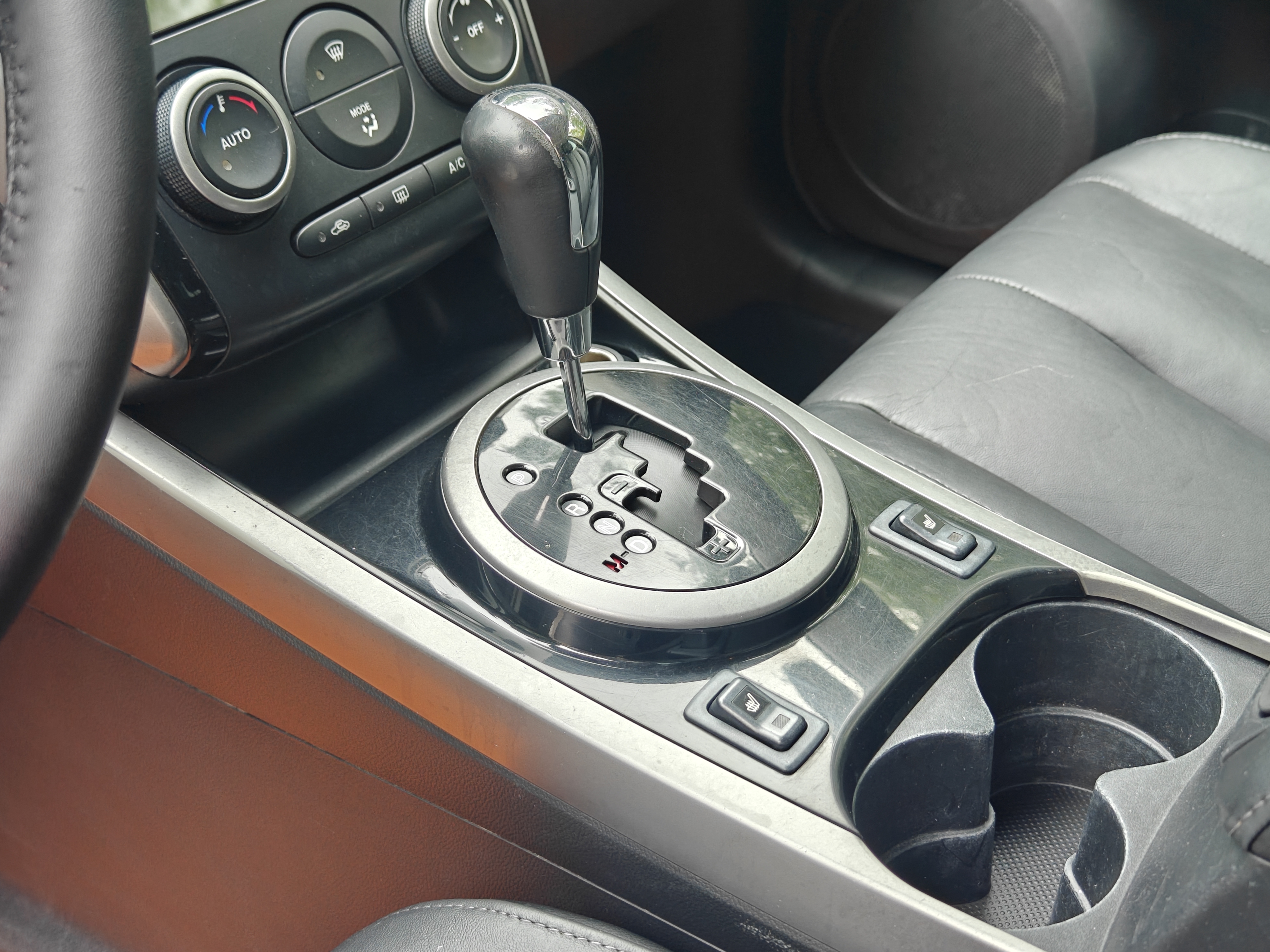 Mazda CX-7 (Imported) 2011 car image #16