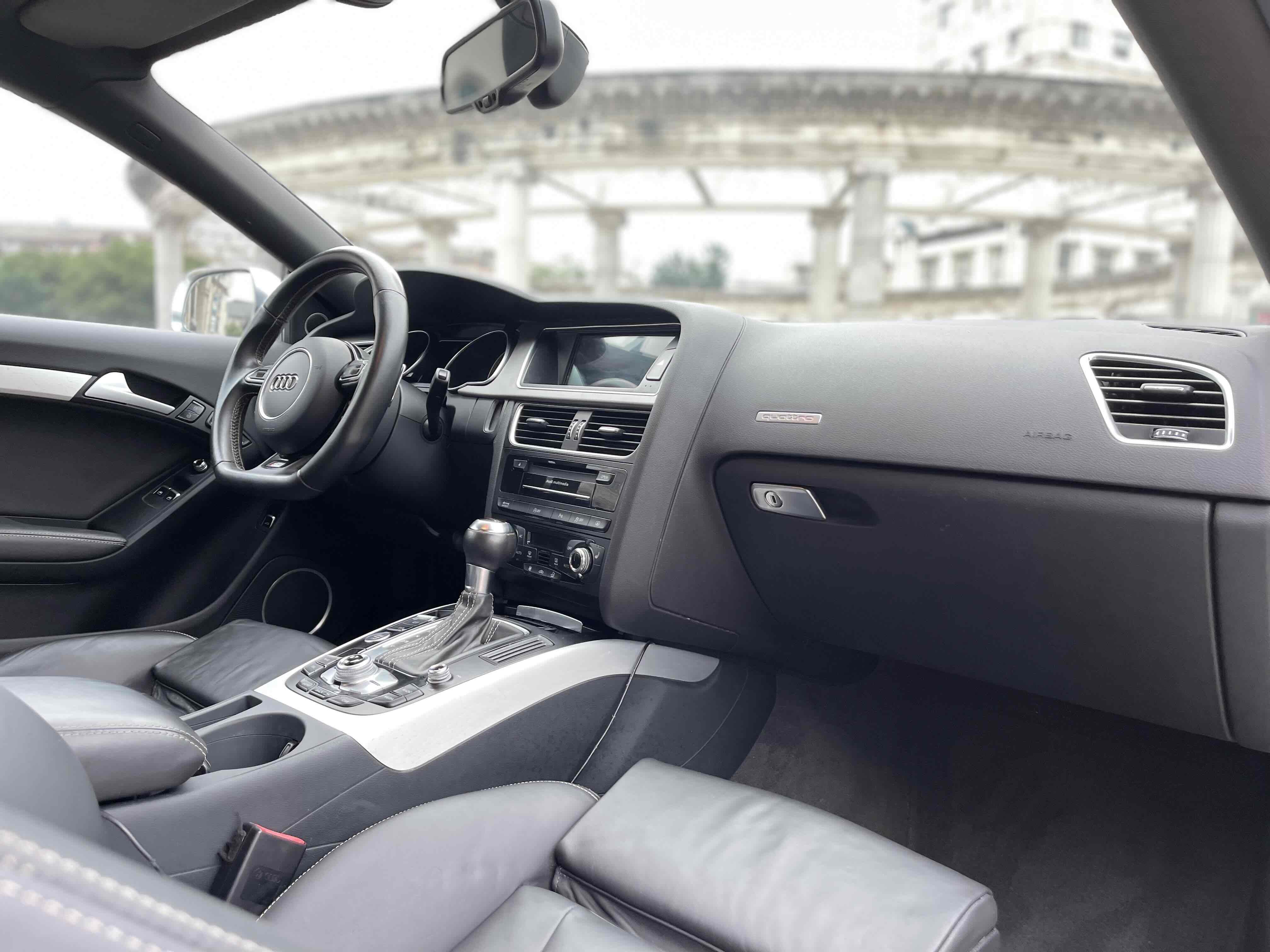 Audi S5 2013 car image #16