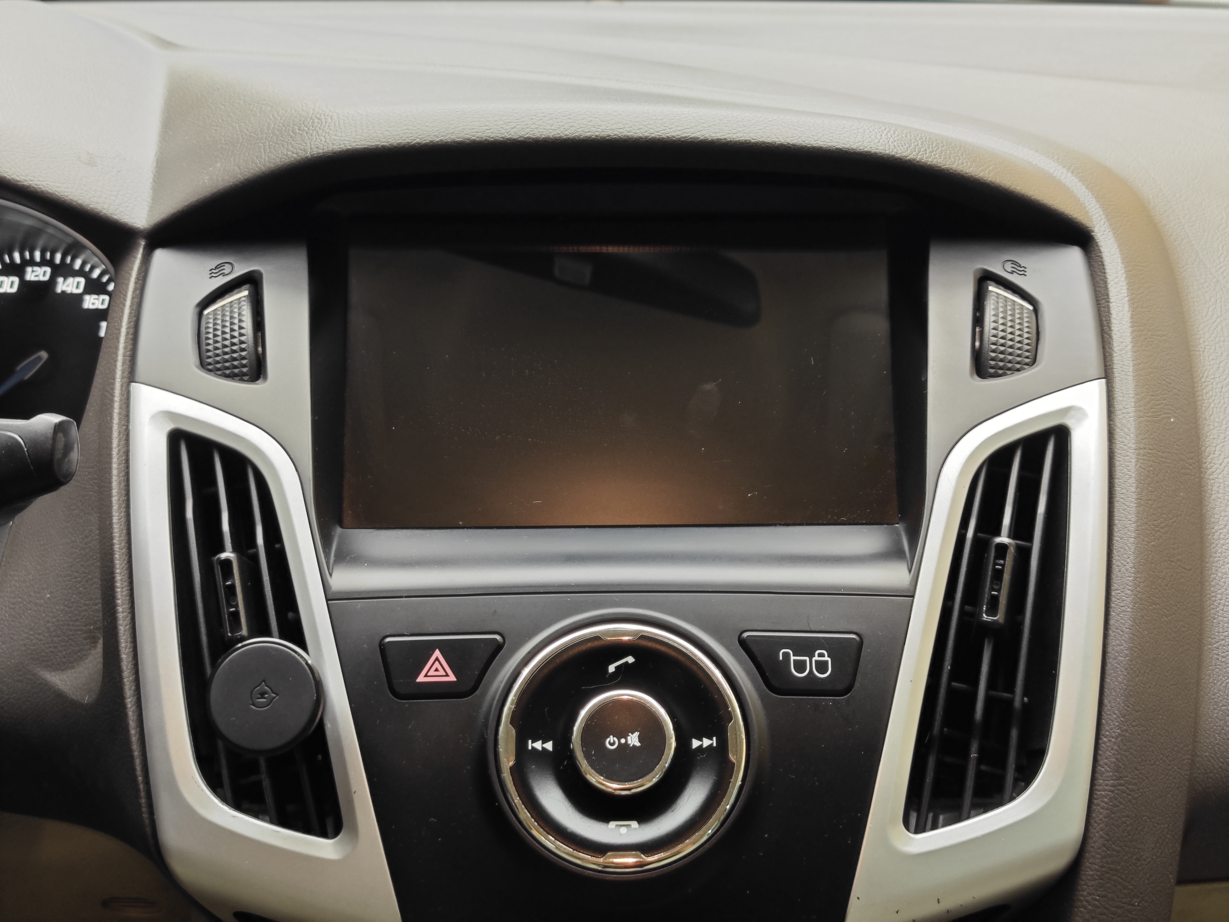 Ford Focus 2014 immagine di auto #16