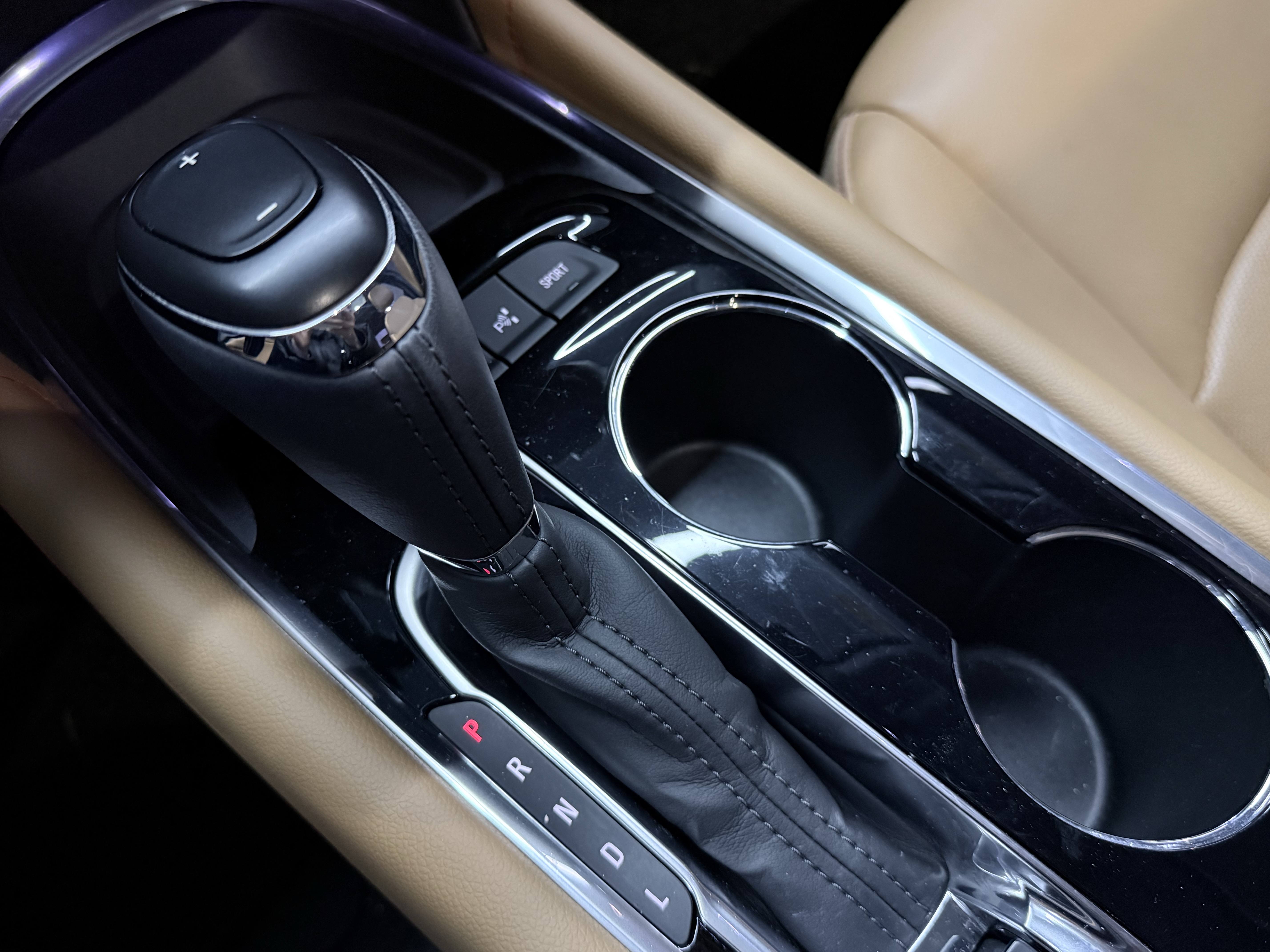 Chevrolet Malibu XL 2018 immagine di auto #16