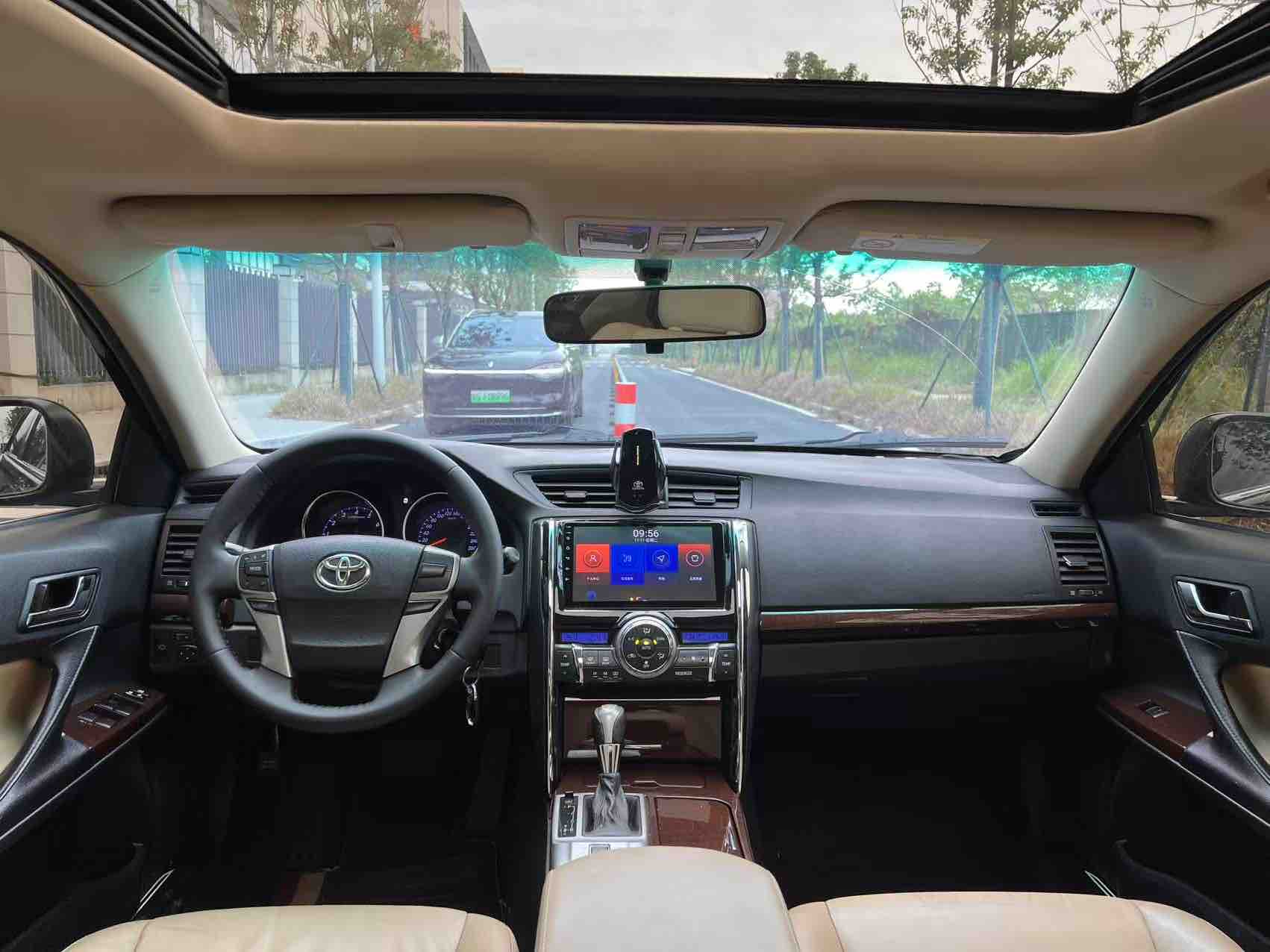 Toyota Reiz 2014 صورة سيارة #16