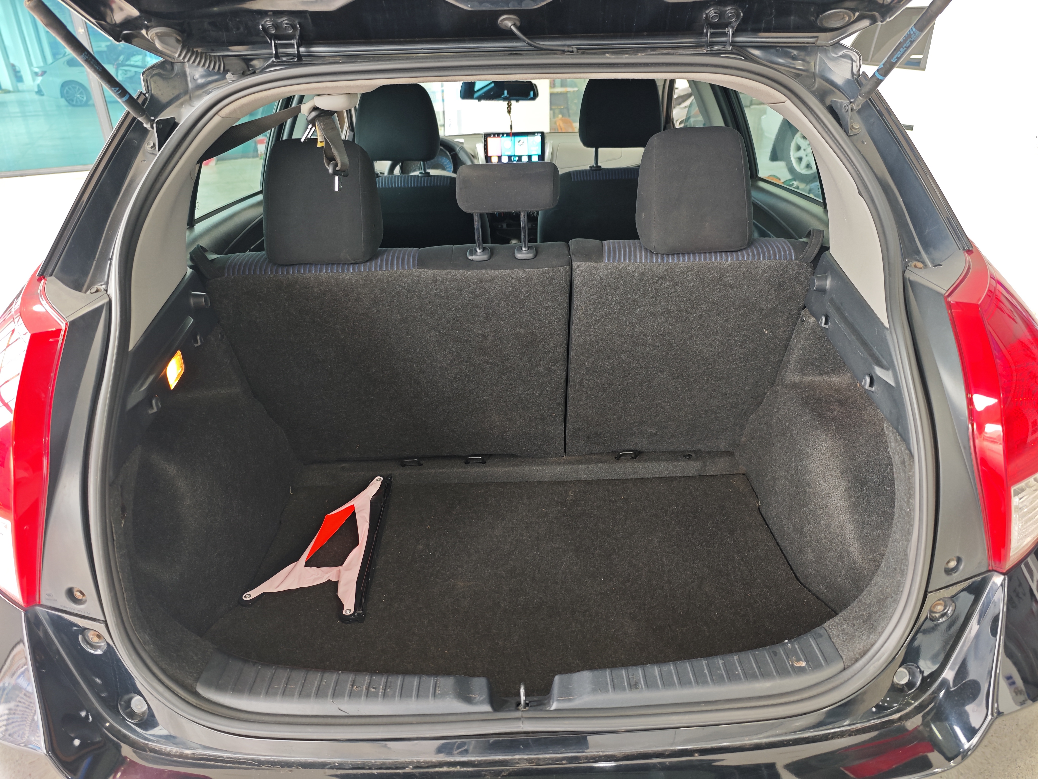 Yaris L Zhixuan 2014 #16 Yaris L Zhixuan 2014 car image #16
