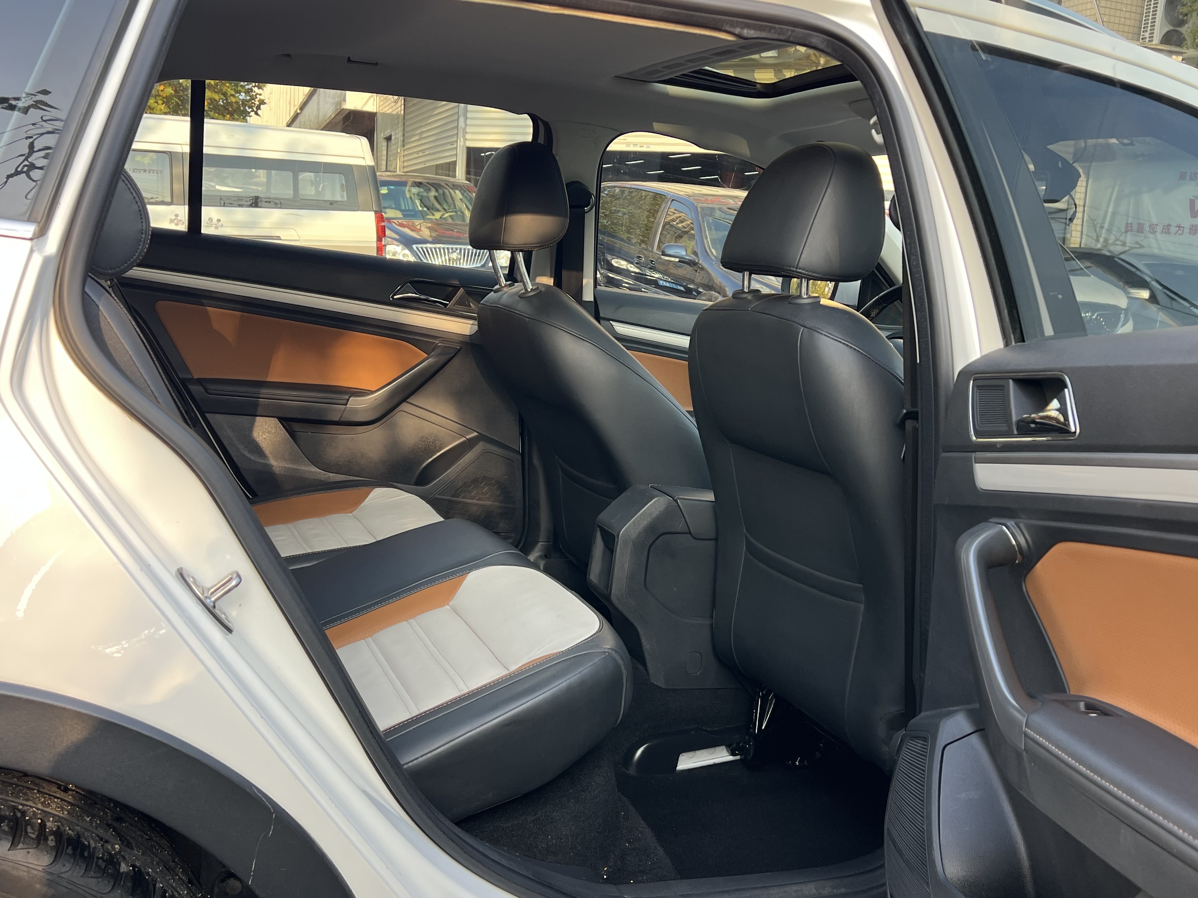 Volkswagen Cross Lavida 2018 immagine di auto #16