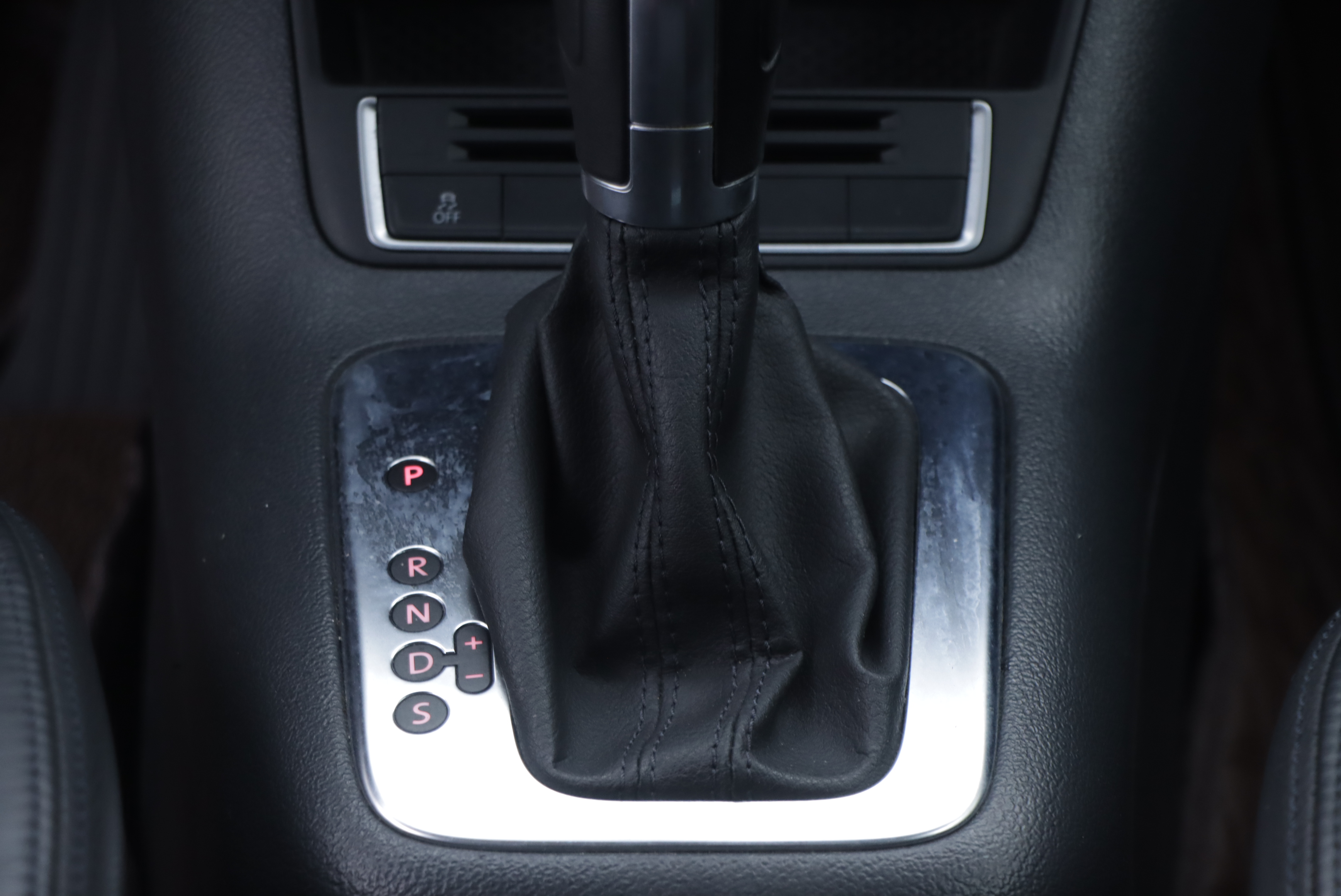 Volkswagen Tiguan 2014 car image #16