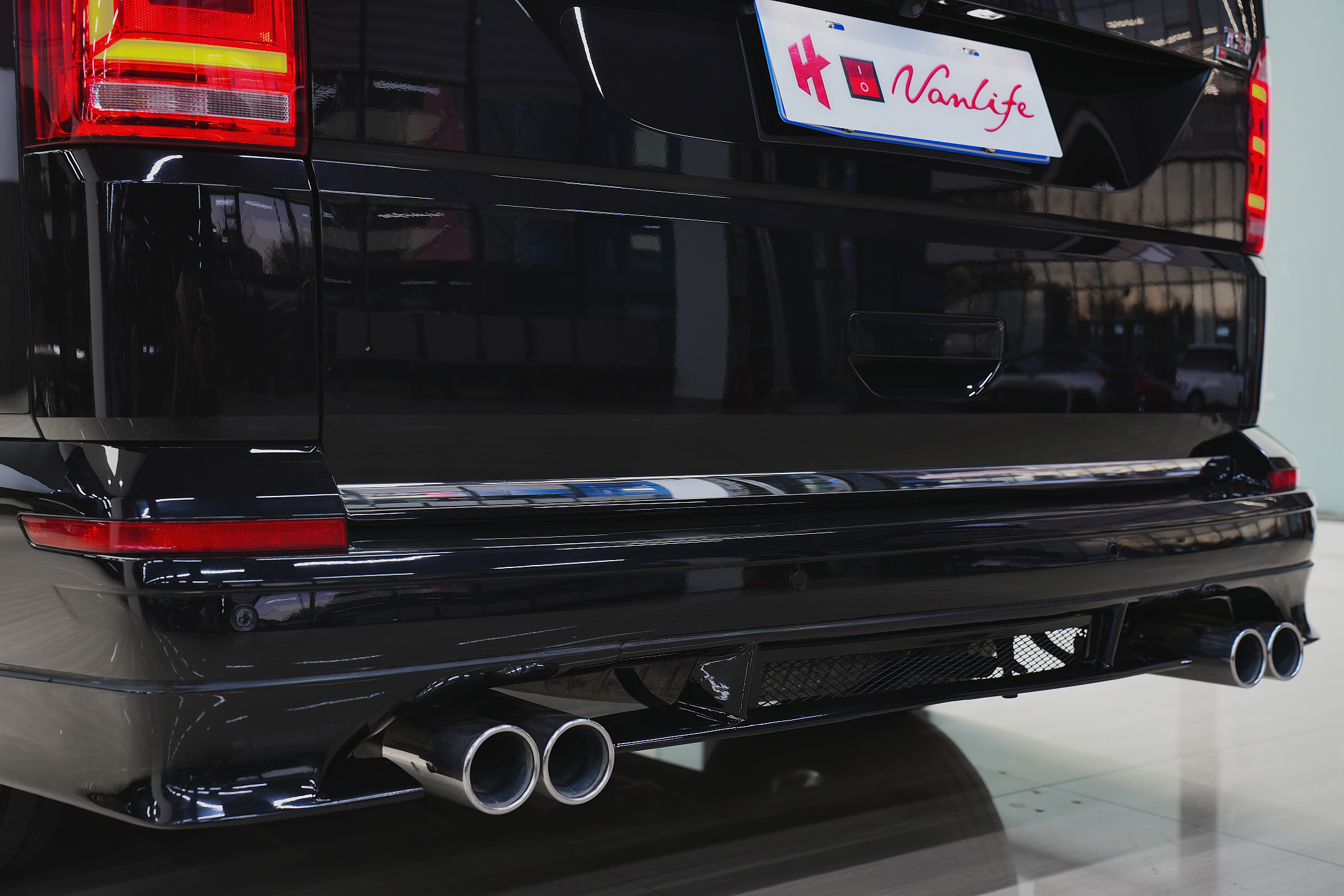 Volkswagen Caravelle 2017 car image #16