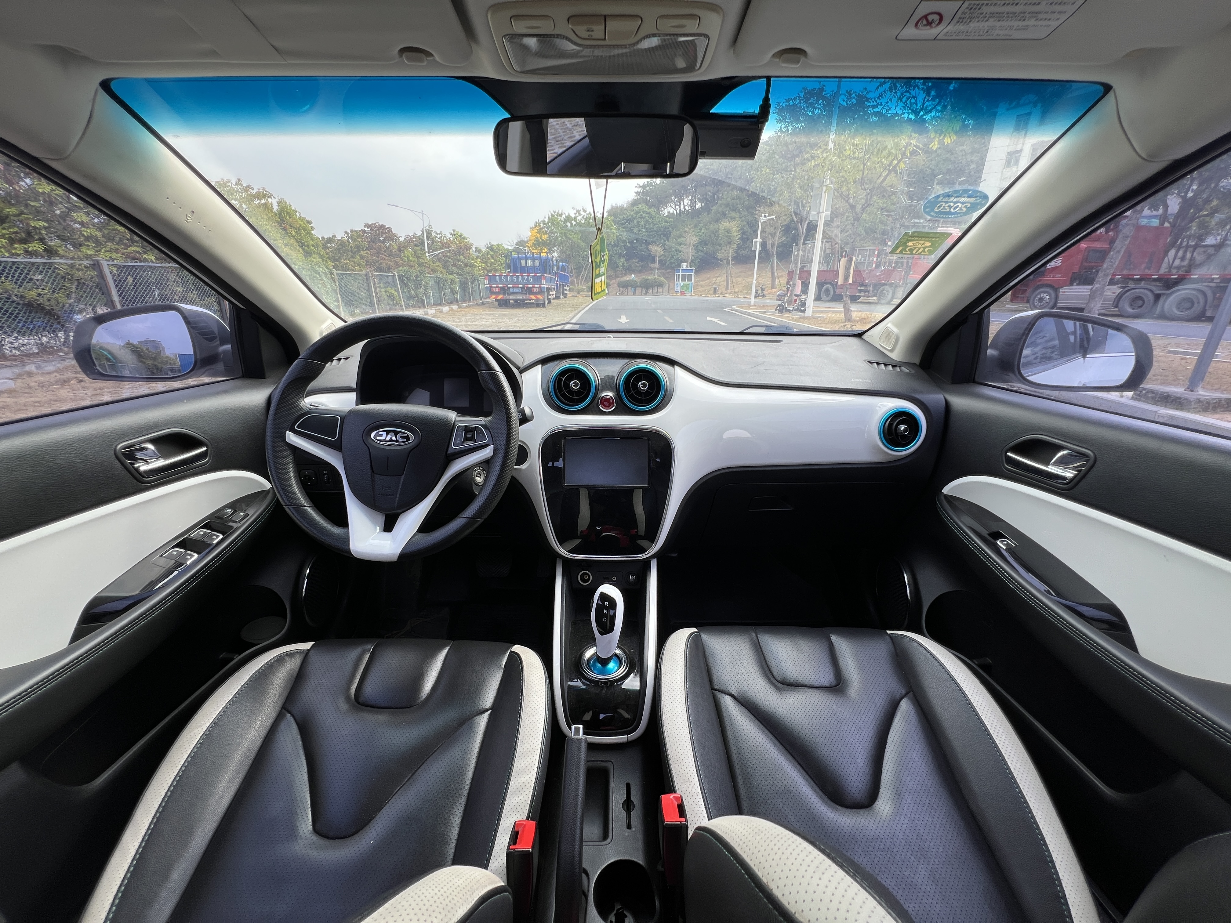 JAC 2017 imagem de carro #16