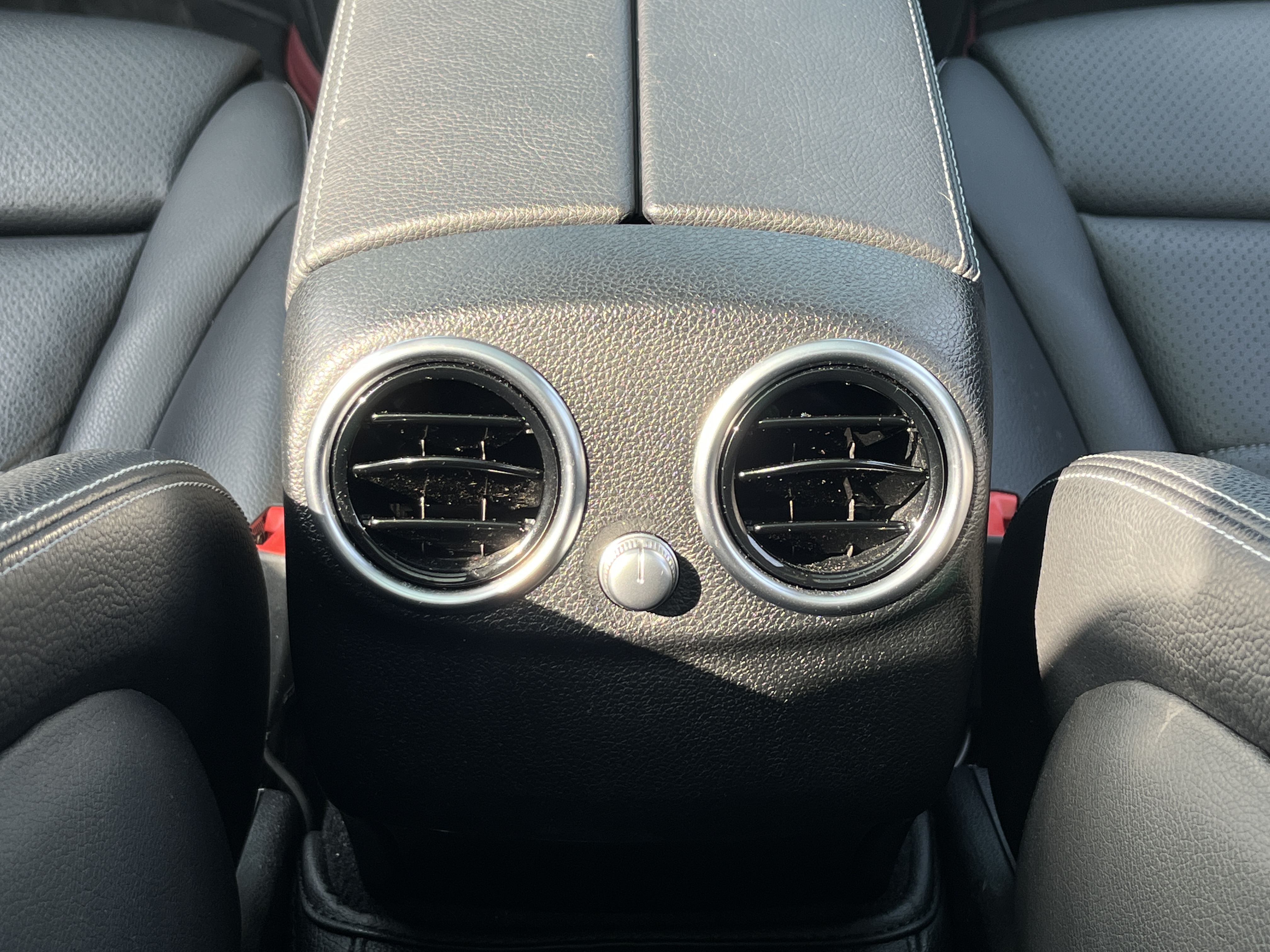 Mercedes-Benz C Class 2017 immagine di auto #16