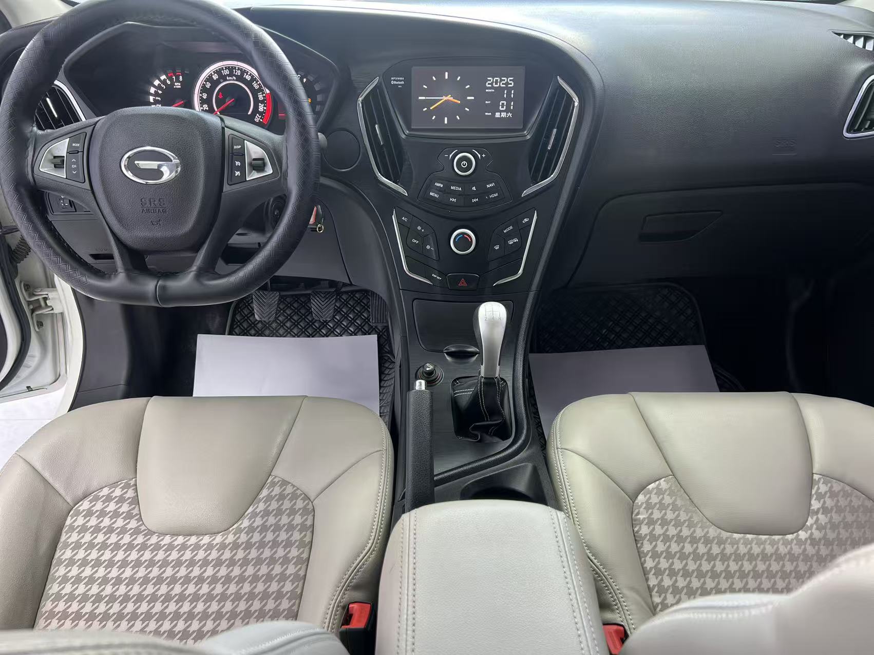 GAC Trumpchi GA3 2017 изображение автомобиля #16