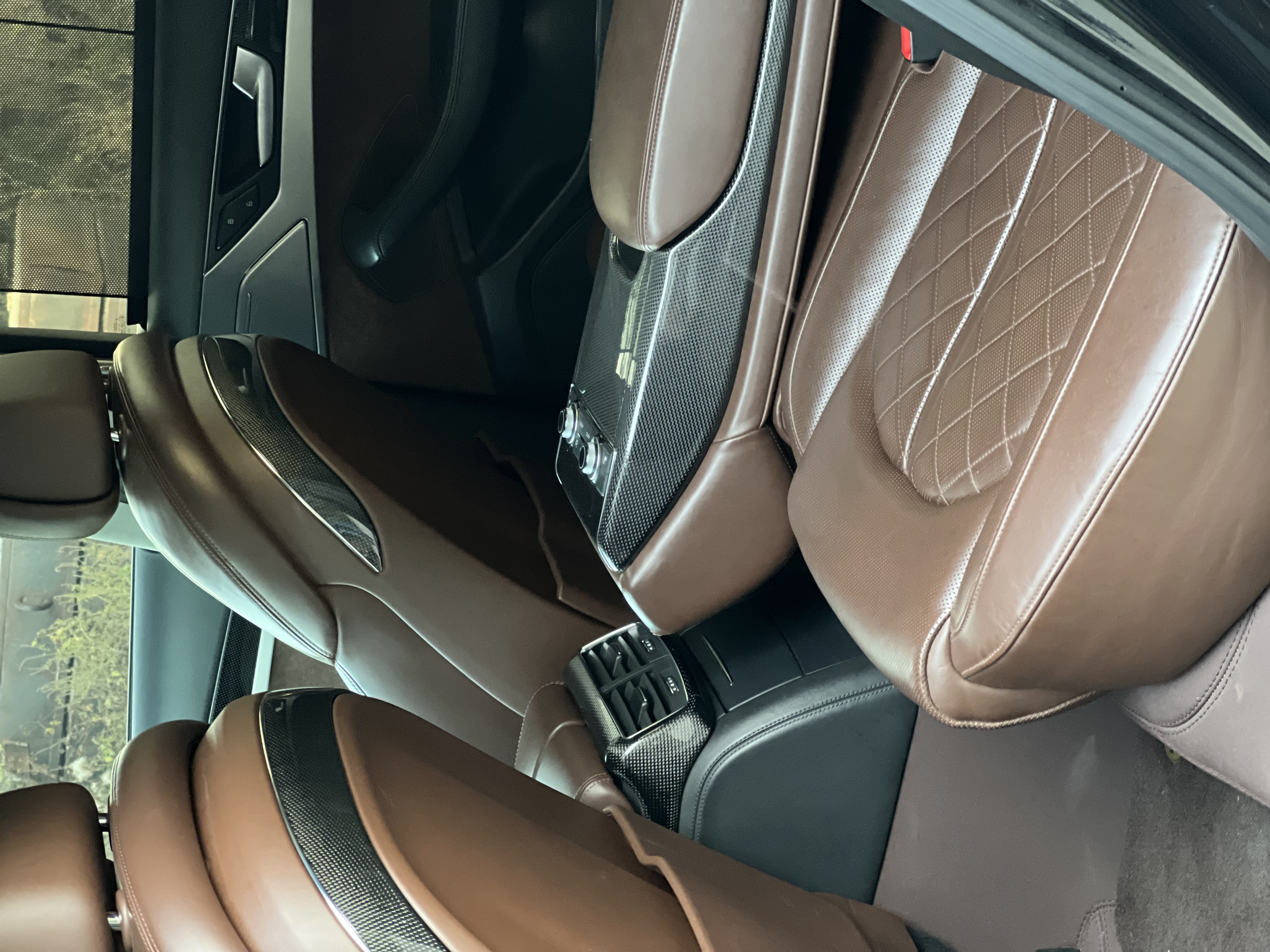 Audi S8 2013 car image #16