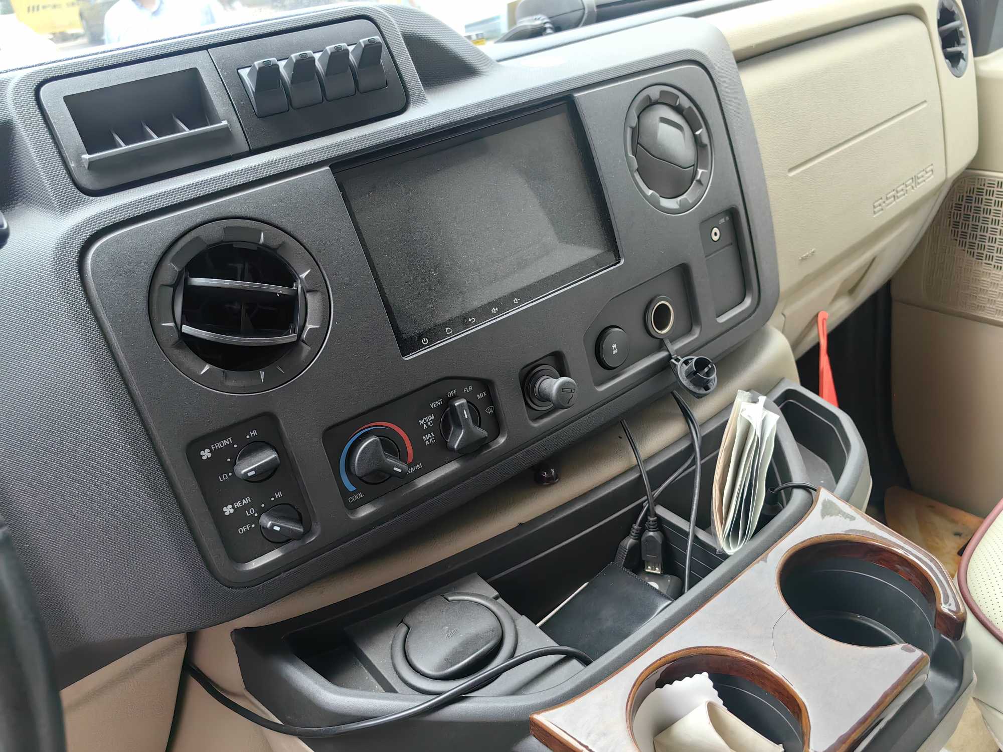 Ford E350 2009 #16 Ford E350 2009 car image #16