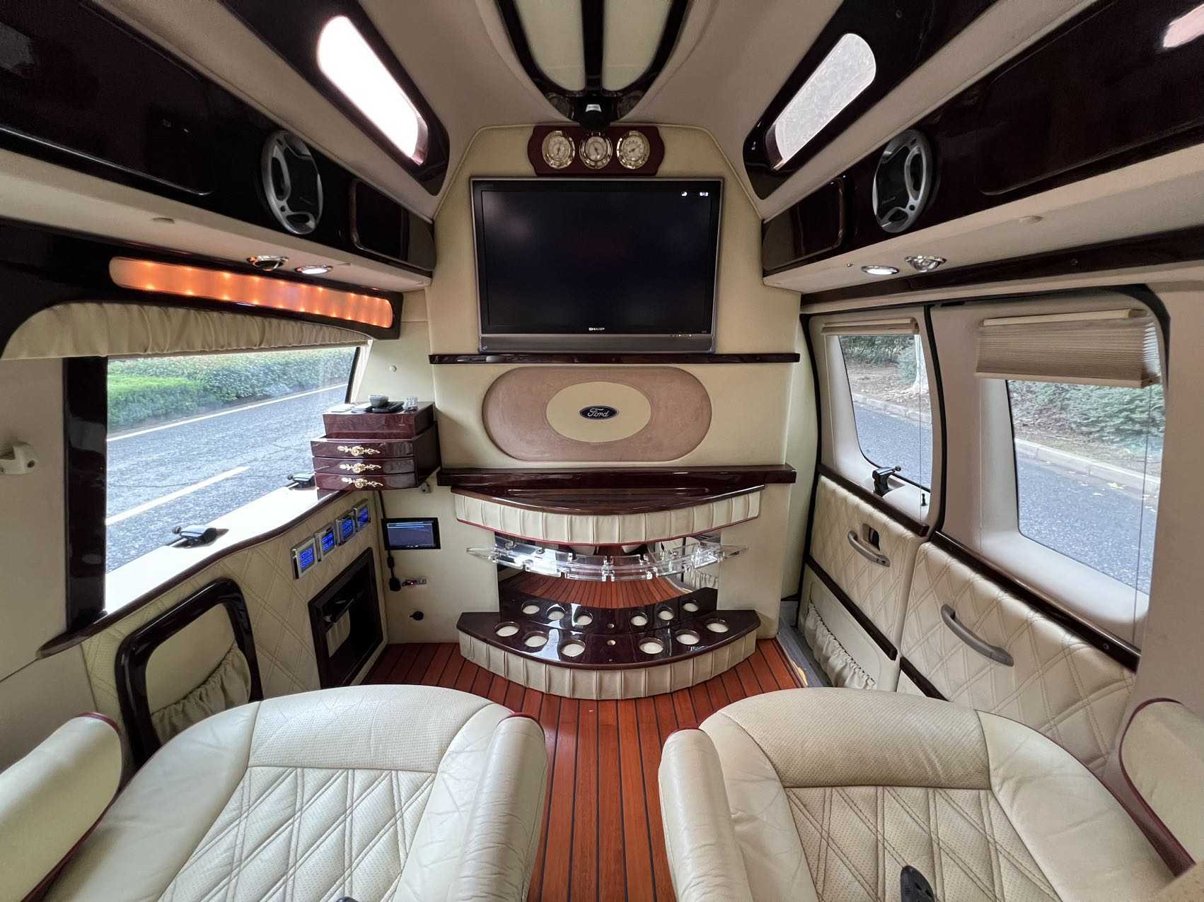 Ford E350 2010 image de voiture #16